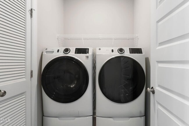 Building Photo - 1245 S Blount St