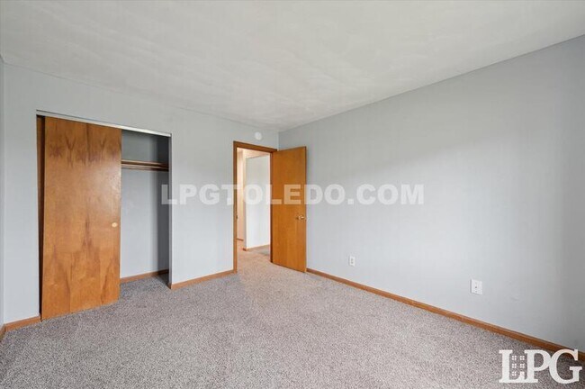 Building Photo - 3320 Arlington Ave