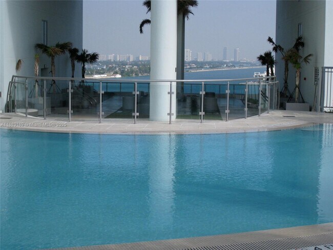Building Photo - 900 Biscayne Blvd