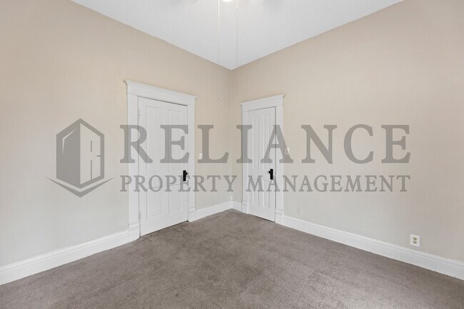 Building Photo - 215 S Kansas St