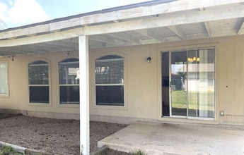 Building Photo - 2604 Hill Street Cove