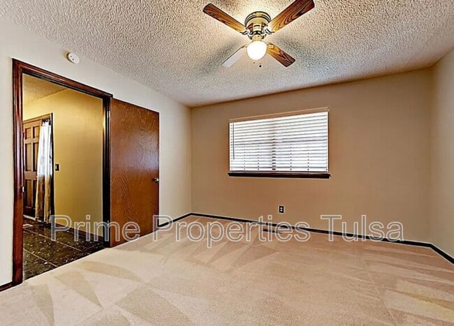 Building Photo - 838 Millwood Rd