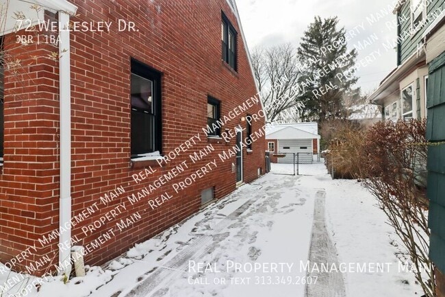 Building Photo - 72 Wellesley Dr