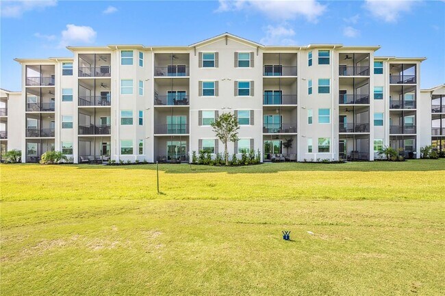 Building Photo - 12140 Wellen Golf St