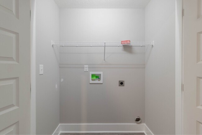 Building Photo - 827 Charlotte St