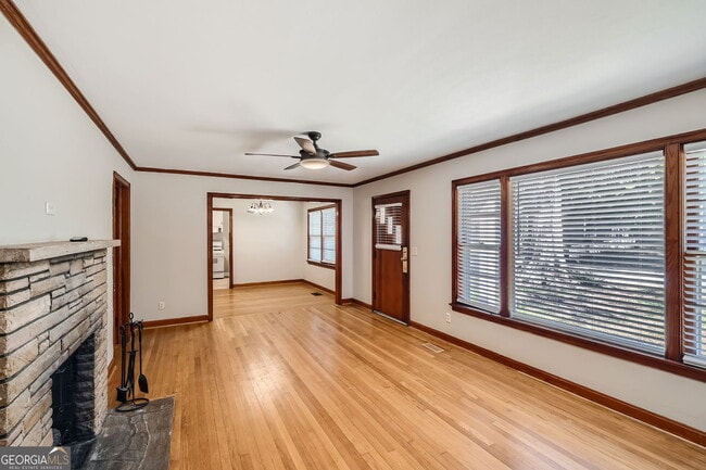 Building Photo - 3043 Cloverhurst Dr