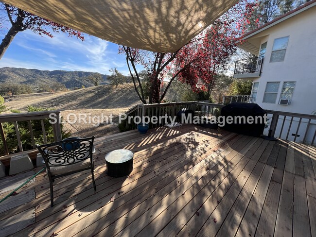 Building Photo - AVAILABLE NOW- Recently Updated Home on Lake Nacimiento - 3 Bed / 2 Bath