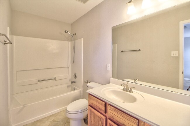 Building Photo - 29407 Legends Green Dr
