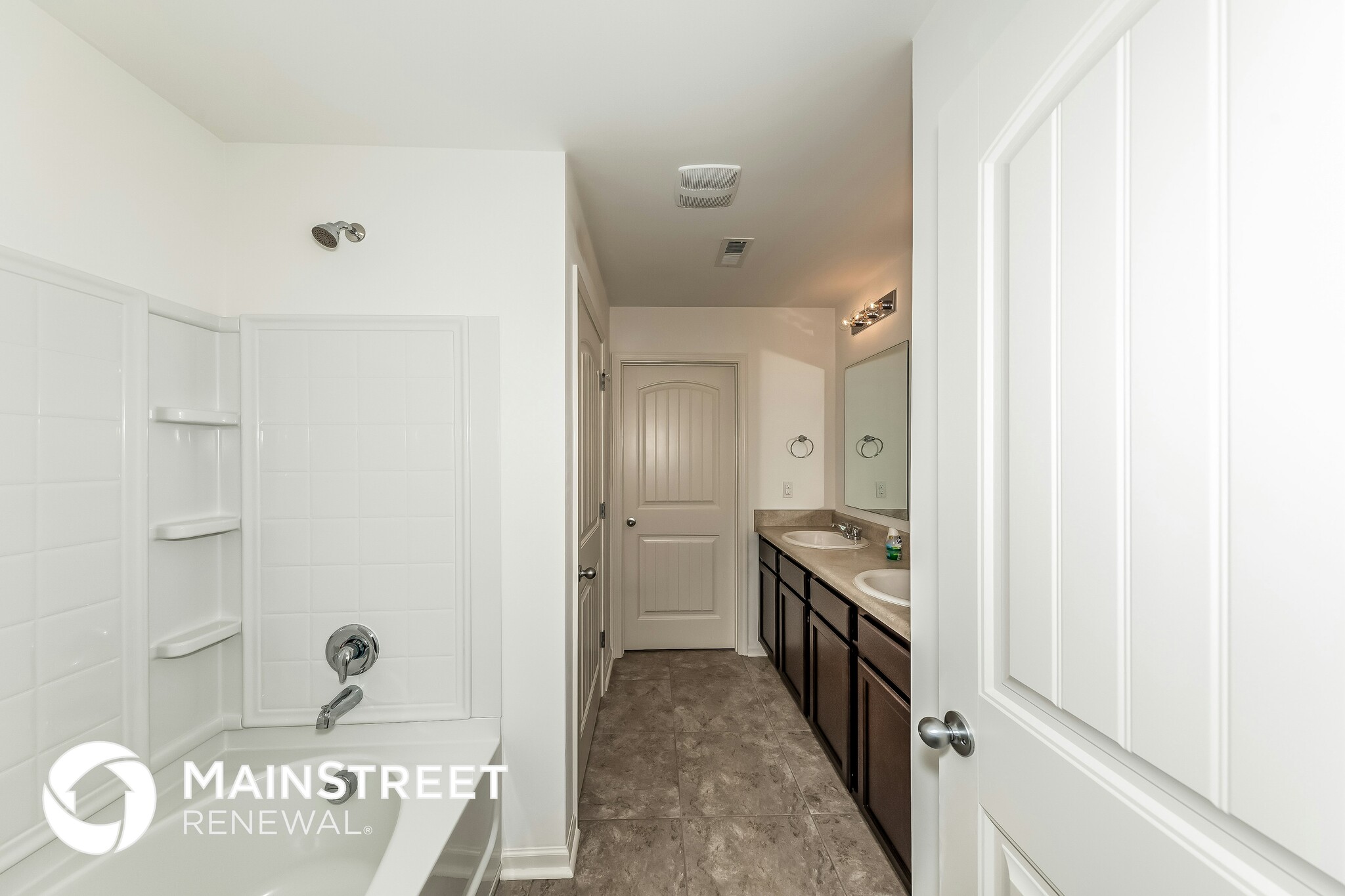 Building Photo - 940 Hawthorn Ln