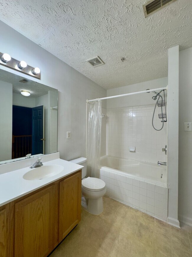Building Photo - 537 MacIntosh Cir