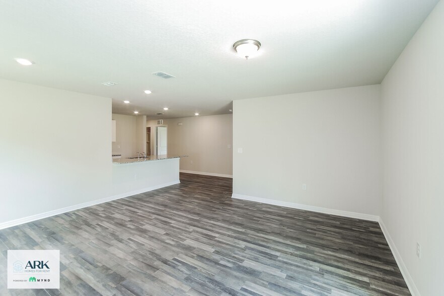 Building Photo - 139 River Hl Dr