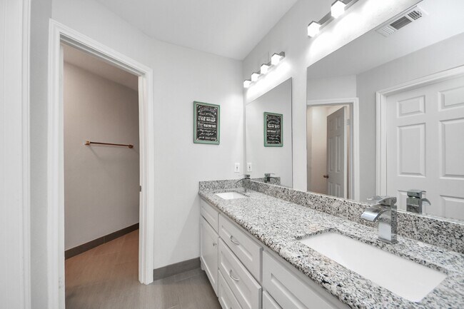 Building Photo - 2468 Bering Dr