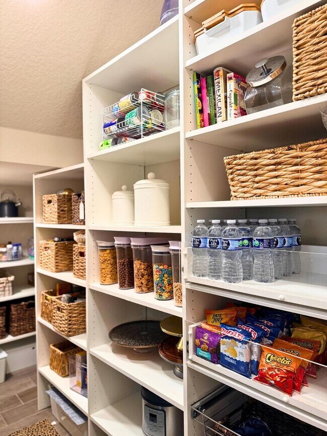 Building Photo - 1713 Pasture Lp