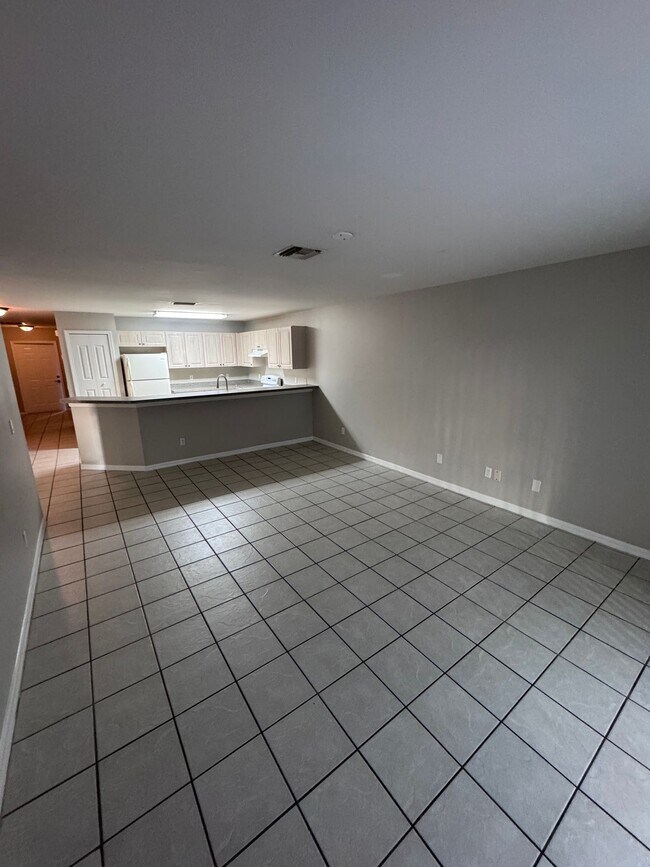 Building Photo - 343 Harold Ave S