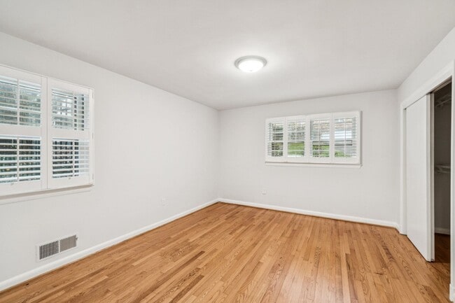 Building Photo - Charming 4BR/2BA Home for Rent in McLean!