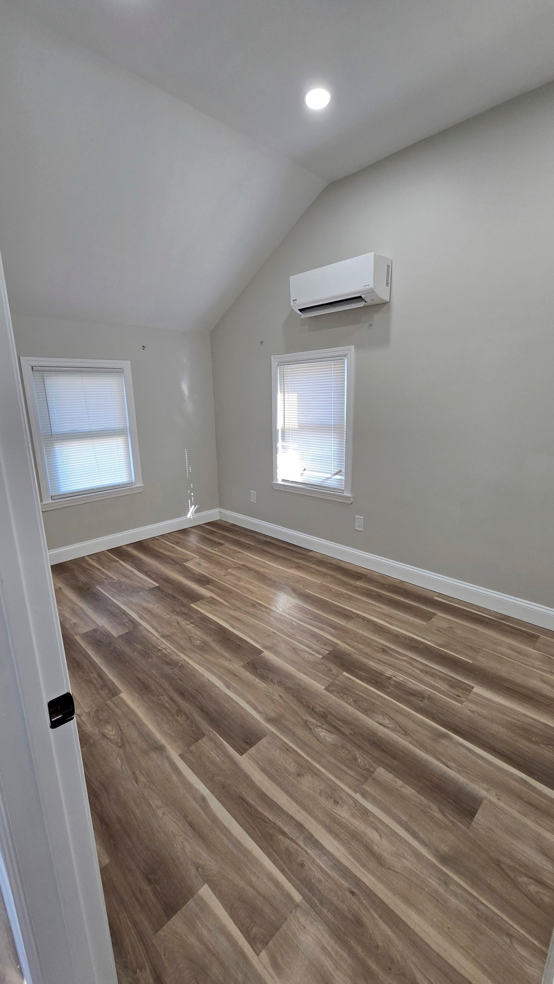 Bedroom Newly Remodeled - 210 E Lakewood St
