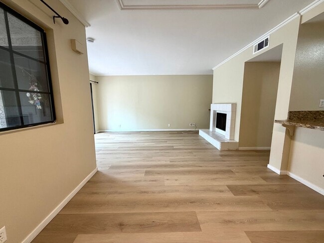 Building Photo - 2b/2b Resort-Style Camarillo, Ponderosa Creek Condo