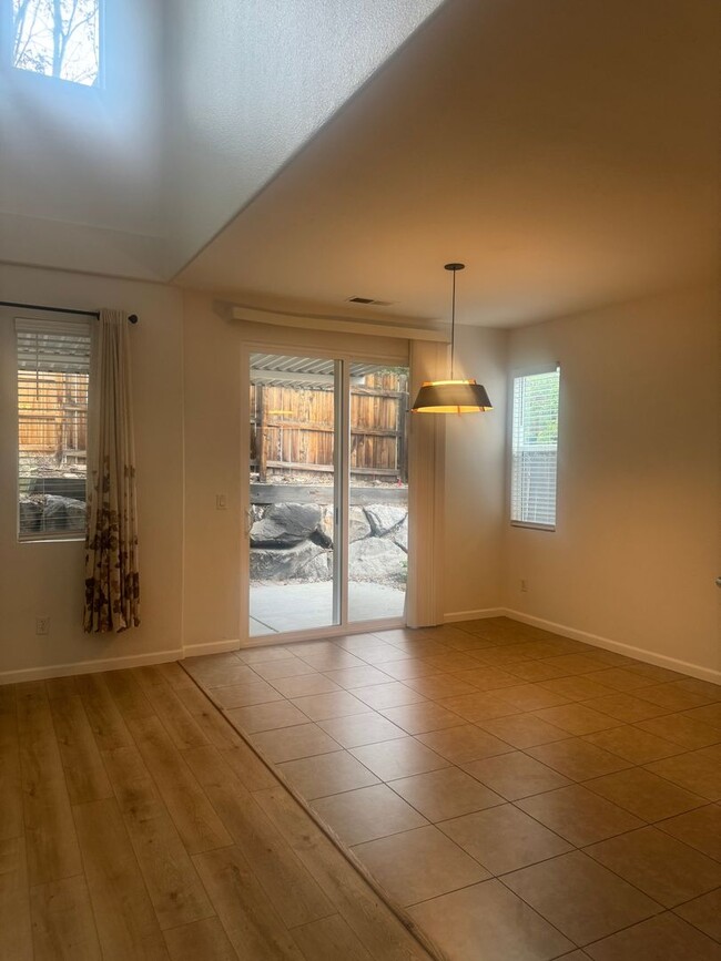 Building Photo - Beautiful and Spacious NW Reno Home