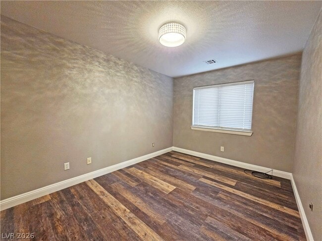 Building Photo - 3630 E Vineyard Dr