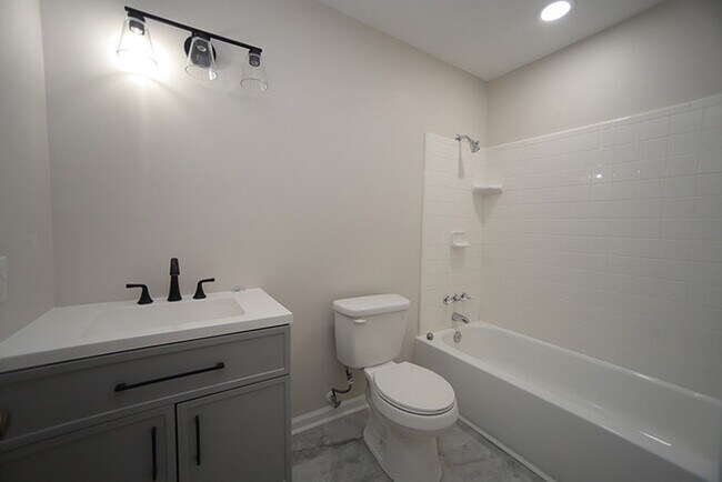 Building Photo - Renovated One Level Home in Fantastic North Raleigh Location!