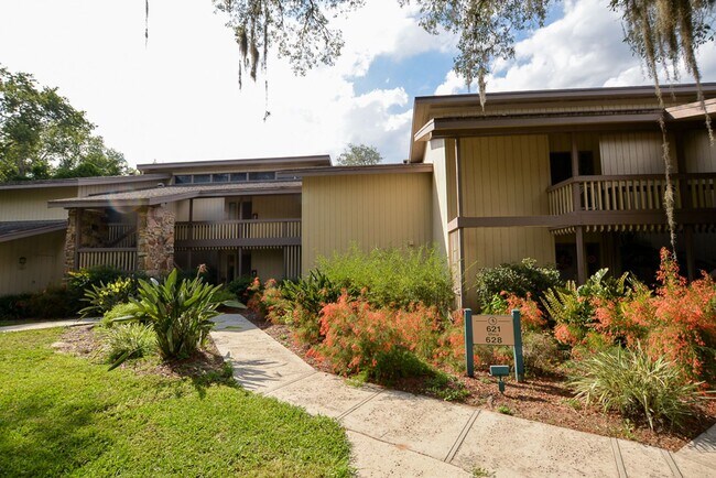 Building Photo - 622 Olde Camelot Cir