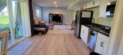 Building Photo - 3065 Blue Spruce Dr SE