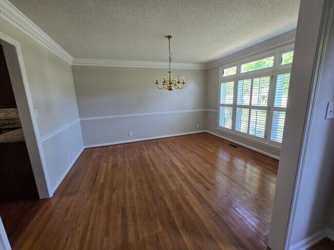 Building Photo - 2710 Runnymeade Dr