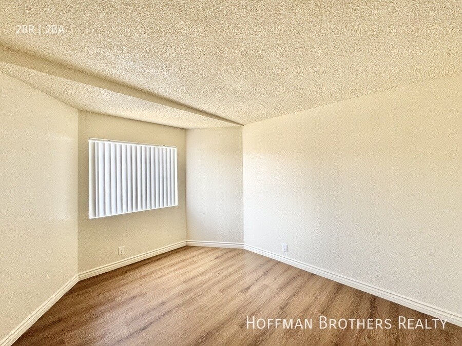 Building Photo - 15552 Nordhoff St