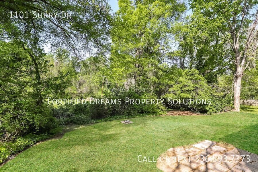 Building Photo - 1101 Surry Dr