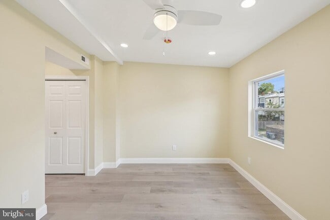 Building Photo - 729 Madison St NW