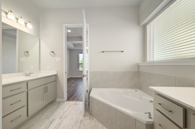 Building Photo - 3820 Brushy Creek Rd