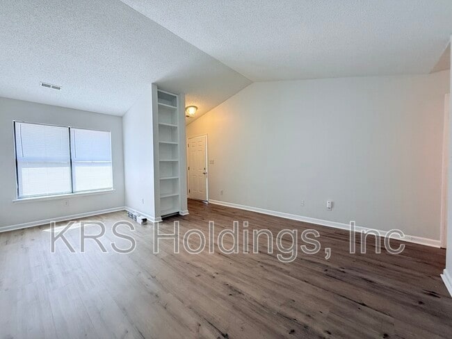 Building Photo - 612 Kendall Dr