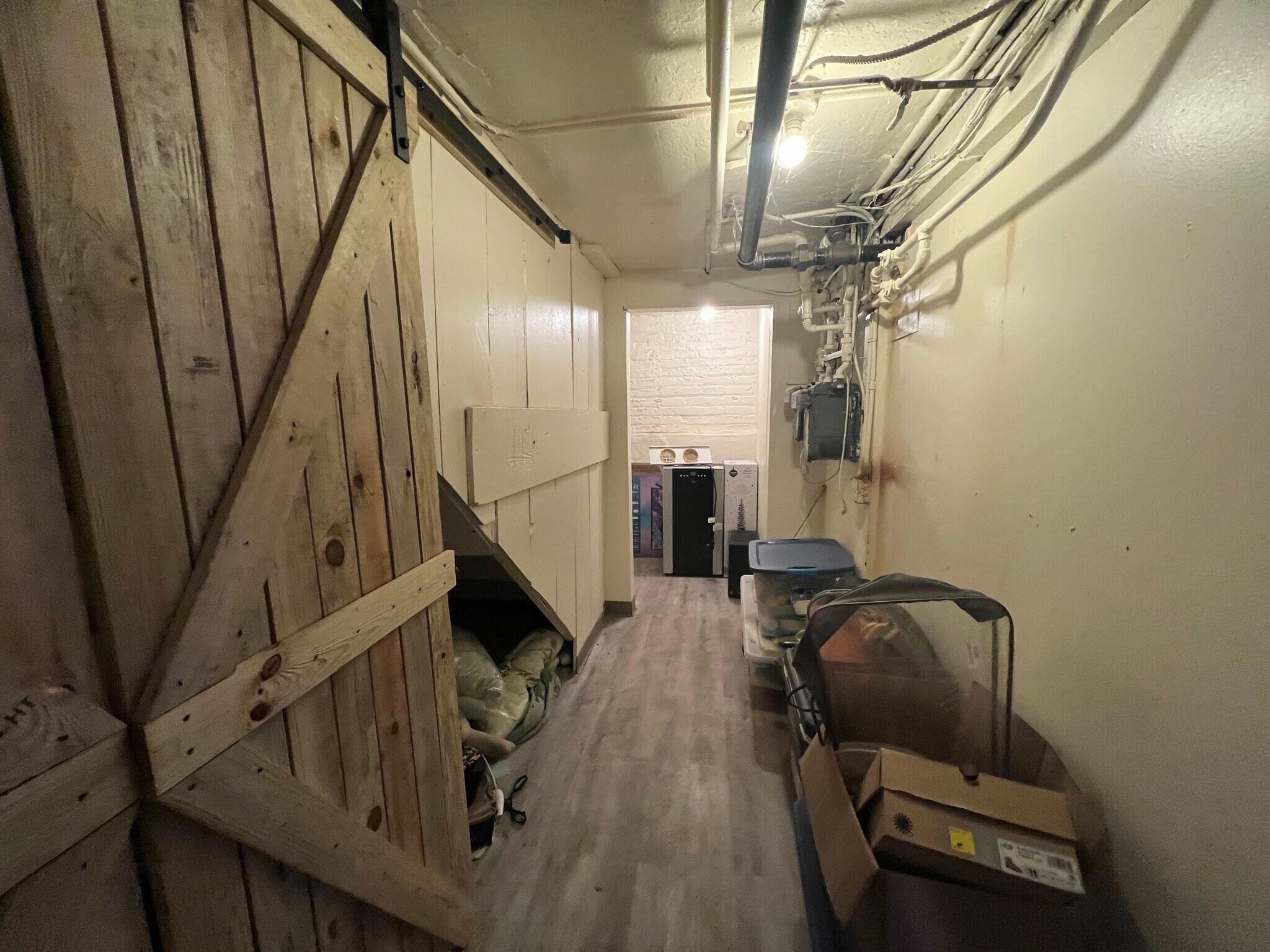 Building Photo - 1620 W Thome Ave