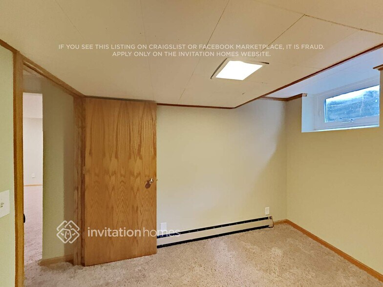 Building Photo - 2940 Orchard Ave N