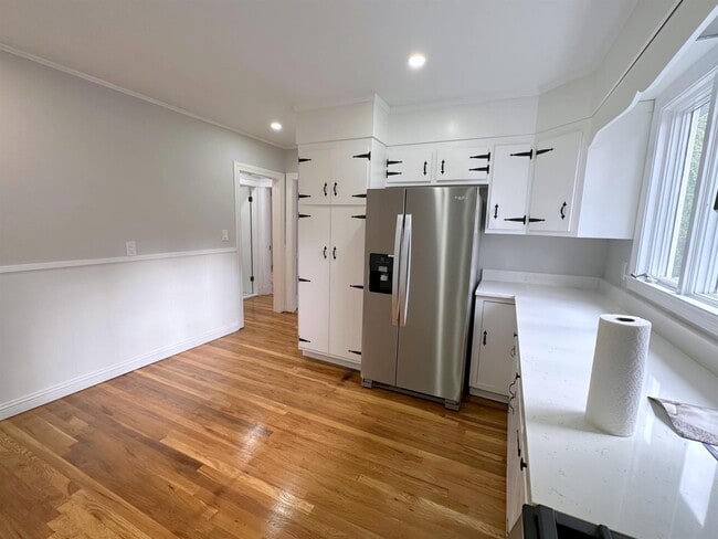 Building Photo - 19 Whitney Ave