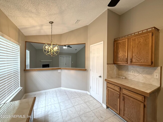 Building Photo - 2798 Lantana Lakes Dr W