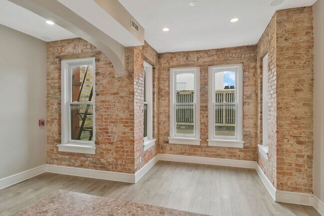Building Photo - 1227 15th St NW