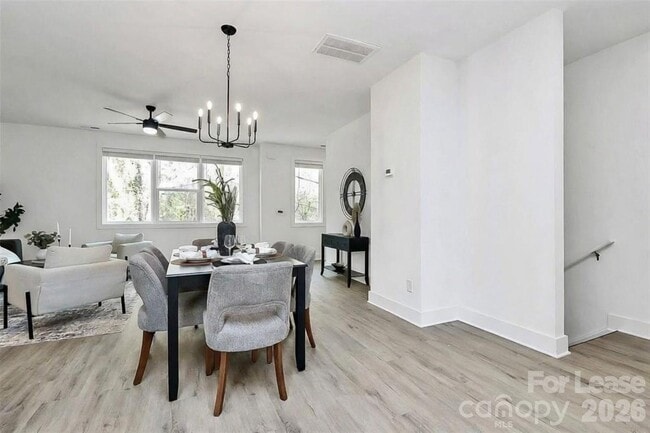 Building Photo - 3440 Brookshire Blvd
