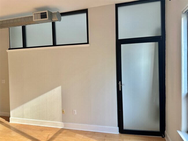 Building Photo - 1901 Post Oak Blvd