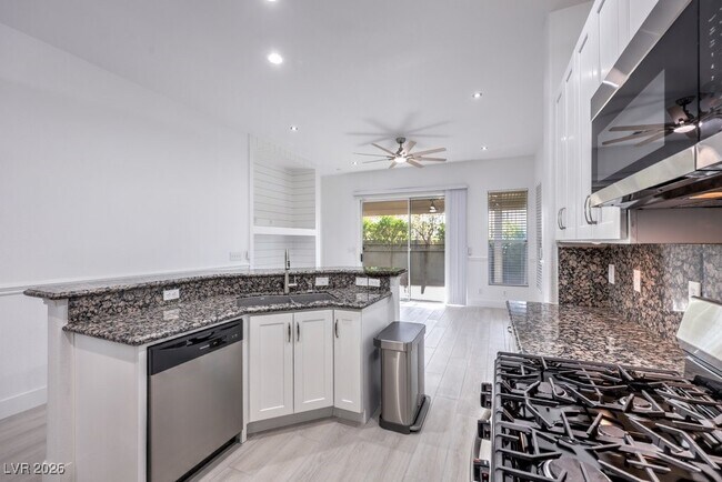 Building Photo - 111 Twin Towers Ave