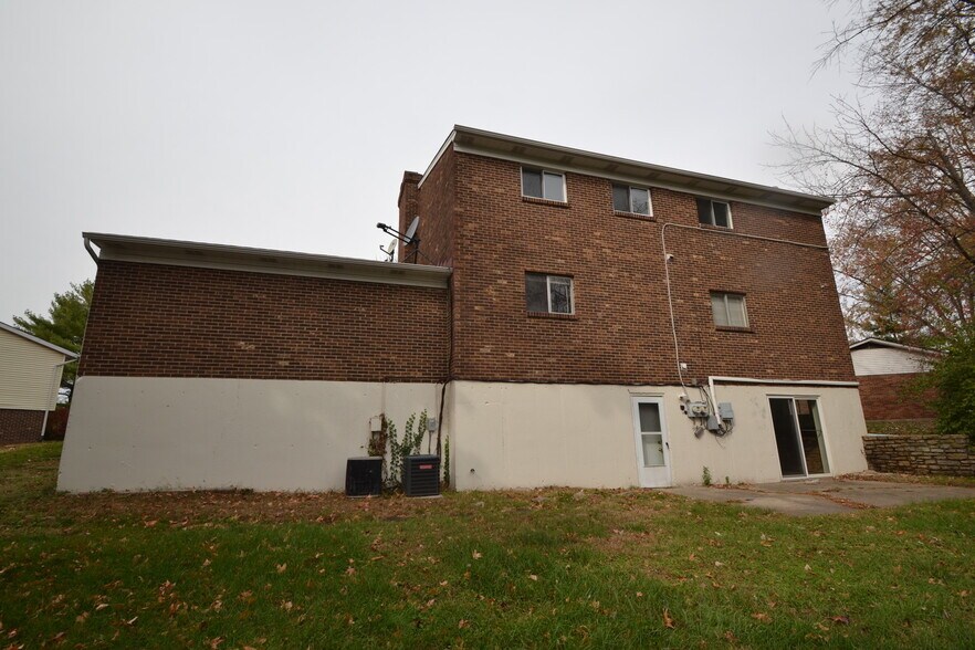 Building Photo - 35 Wesleyan Ct