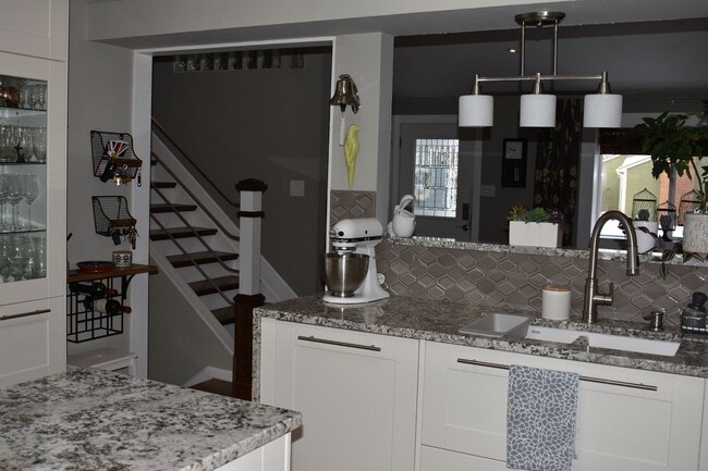 Building Photo - 1817 Tyler Ave