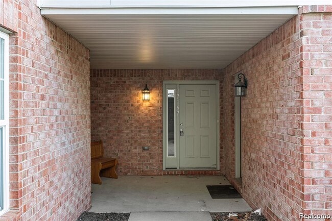 Building Photo - 17157 Higdon Dr