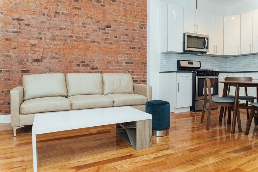 Building Photo - Bushwick Exposed brick, 23 mins to Manhattan #93
