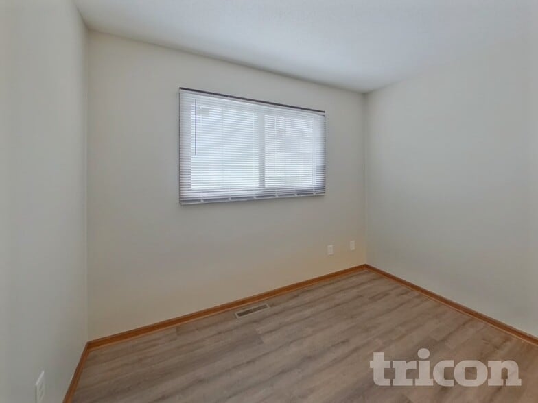 Building Photo - 1000 Concordia Ave