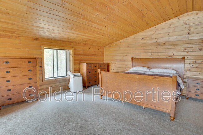 Building Photo - 11590 W Riverview Dr