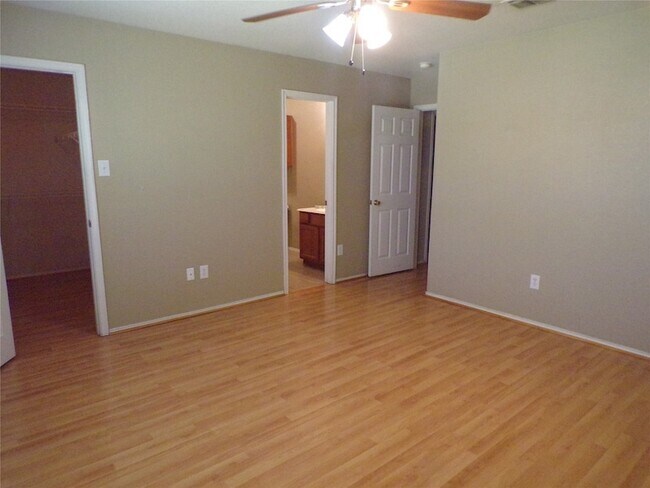 Building Photo - 2612 Sierra Dr