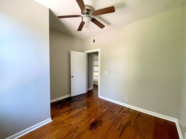 Building Photo - West Columbia-Offering Self Guided Tour with RENTLY!