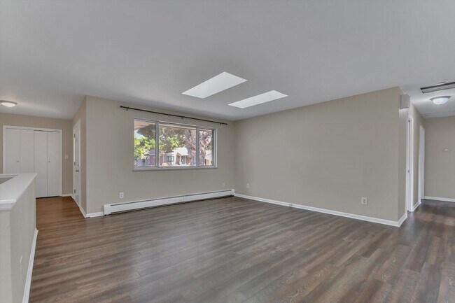 Building Photo - Beautiful, Bright & Move-In Ready Ranch in Desirable West Arvada