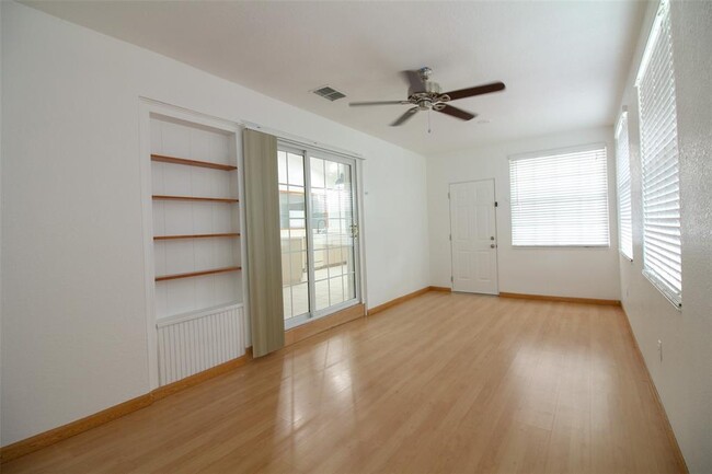 Building Photo - 3150 Big Valley Dr